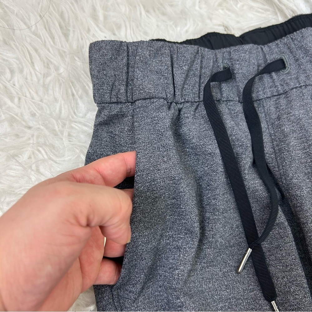 Lululemon On The Fly pant heathered gray/black size: 2 - Picture 9 of 12